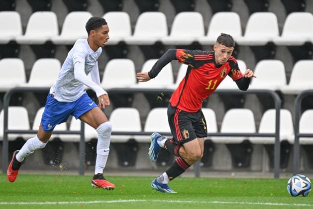 SOCCER FRIENDLY UNDER-20 BELGIUM VS FRANCE Edan DIOP (6) of France pictured defending on Cedric Nuozzi (11) of Belgium during a friendly soccer game between the national under 20 teams of Belgium and France on Tuesday 21 November 2023 in Tubize , Belgium . PHOTO SPORTPIX David Catry Tubize RBFA Academy stadium Belgium  Copyright: xSportpix.bex xDavidxCatryxDavidxCatryx