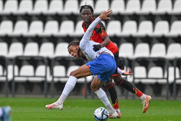 SOCCER FRIENDLY UNDER-20 BELGIUM VS FRANCE Brahim TRAORE (5) of France fighting for the ball with Joseph Nonge Boende (16) of Belgium during a friendly soccer game between the national under 20 teams of Belgium and France on Tuesday 21 November 2023 in Tubize , Belgium . PHOTO SPORTPIX David Catry Tubize RBFA Academy stadium Belgium  Copyright: xSportpix.bex xDavidxCatryxDavidxCatryx