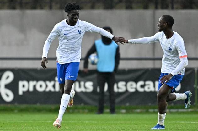 SOCCER FRIENDLY UNDER-20 BELGIUM VS FRANCE Kassoum OUATTARA (17) of France pictured celebrating with teammate Yoan KORE (15) of France after scoring the 1-1 equalizer goal during a friendly soccer game between the national under 20 teams of Belgium and France on Tuesday 21 November 2023 in Tubize , Belgium . PHOTO SPORTPIX David Catry Tubize RBFA Academy stadium Belgium  Copyright: xSportpix.bex xDavidxCatryxDavidxCatryx
