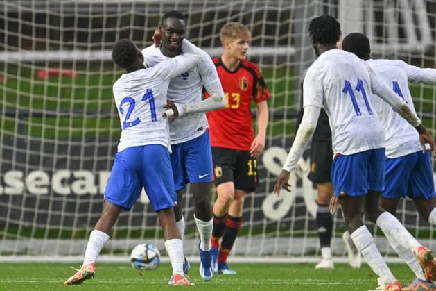SOCCER FRIENDLY UNDER-20 BELGIUM VS FRANCE Andy Elysee LOGBO (9) of France pictured celebrating with teammates after scoring the 1-2 goal during a friendly soccer game between the national under 20 teams of Belgium and France on Tuesday 21 November 2023 in Tubize , Belgium . PHOTO SPORTPIX David Catry Tubize RBFA Academy stadium Belgium  Copyright: xSportpix.bex xDavidxCatryxDavidxCatryx