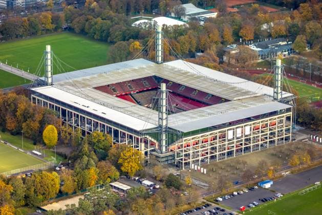 Luftbild, Bundesligastadion RheinEnergieStadion des 1. FC Köln, ehemals Müngersdorfer Stadion Fußballplatz und Trainingsplätze umgeben von herbstlichen Laubbäumen, Müngersdorf, Köln, Rheinland, Nordrhein-Westfalen, Deutschland !ACHTUNGxMINDESTHONORARx60xEURO!