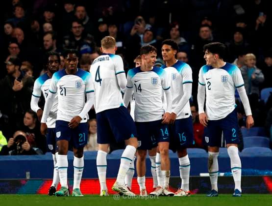 Football - UEFA U21, U 21 2025 European Championships - Qualifying - Group F - England vs Northern Ireland - Goodison Park - Tuesday 21st November 2023 Tyler Morton (Hull City) of England U21 celebrates with his team mates after he scores to put England U21 1-0 ahead in the first half, at Goodison Park. 