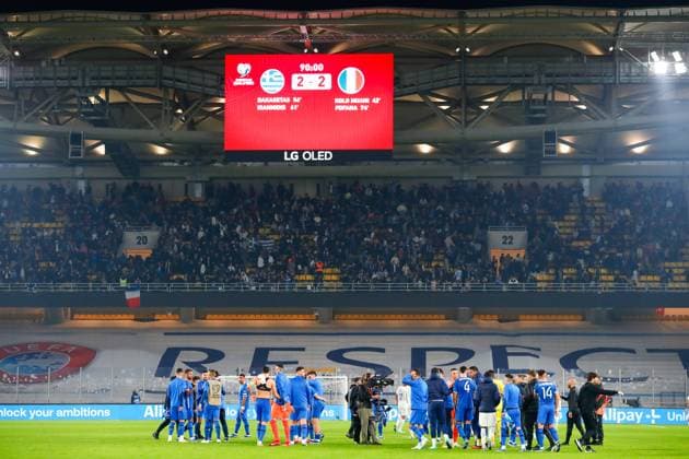 Greece v France UEFA EURO, EM, Europameisterschaft,Fussball 2024 Qualifiers Greece team at the end of the UEFA Euro 2024 Qualifiers match at OPAP Arena, Athens Copyright: xYannisxHalasx FIL-19245-0118 UK Newspapers OUT