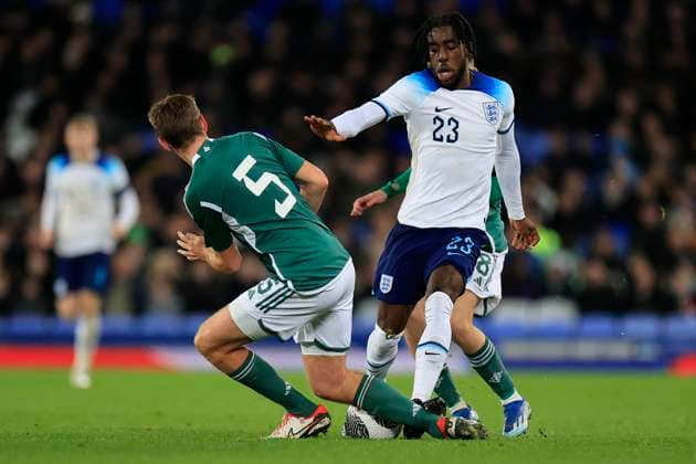 UEFA EURO, EM, Europameisterschaft,Fussball U21, U 21 Qualifiers England U21v Northern Ireland U21 Josh Wilson-Esbrand 23 of England U21clashes with Ruairi McConville 5 of Northern Ireland U21 during the UEFA Euro U21 Qualifiers match England U21 vs Northern Ireland U21 at Goodison Park, Liverpool, United Kingdom, 21st November 2023 (Photo by Conor Molloy News Images) Liverpool Goodison Park Merseyside United Kingdom Copyright: xConorxMolloy NewsxImagesx