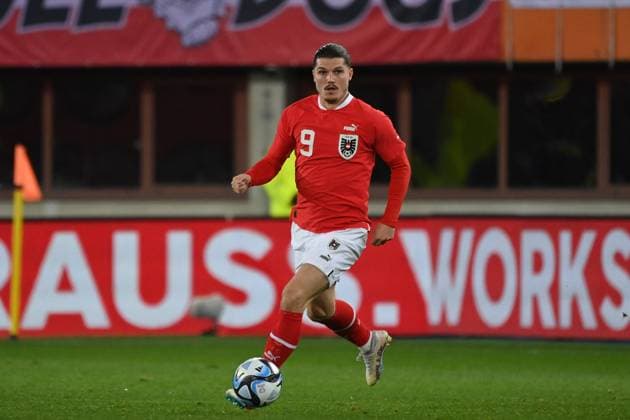 Marcel SABITZER (AUT), Aktion,Einzelaktion,Einzelbild, Freisteller,Ganzkoerperaufnahme,ganze Figur Fussball Laenderspiel Oesterreich (AUT) - Deutschland (GER) 2-0 am 21.11.2023 ,Ernst Happel Stadion in Wien