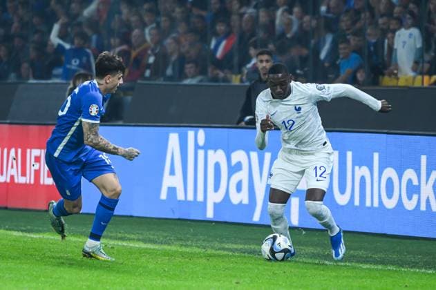 Greece v France: Group B - UEFA EURO, EM, Europameisterschaft,Fussball 2024 European Qualifiers Randal Kolo Muani of France is competing with Lazaros Rota of Greece during the European Qualifiers for Euro 24, Group B, match between Greece and France at OPAP Arena in Athens, Greece, on November 21, 2023. Athens Greece  Copyright: xStefanosxKyriazisx originalFilename:kyriazis-greecevs231121_npfzV.jpg