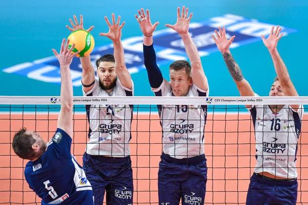 2023.11.22 Kedzierzyn-Kozle Siatkowka Mezczyzn CEV Liga Mistrzow Sezon 2023 2024 Grupa Azoty ZAKSA Kedzierzyn-Kozle - Olympiacos Piraeus N z Aleksander Sliwka, David Smith, Radoslaw Gil Foto Marcin Bulanda PressFocus 2023.11.22 Kedzierzyn-Kozle Volleyball Men CEV Champions League Season 2023 2024 Grupa Azoty ZAKSA Kedzierzyn-Kozle - Olympiacos Piraeus Aleksander Sliwka, David Smith, Radoslaw Gil Credit: Marcin Bulanda PressFocus NEWSPIX.PL --- Newspix.pl  20231122xPF_MB0327