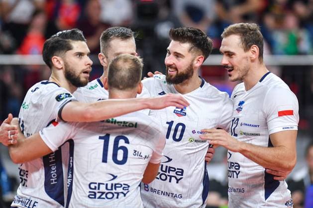 2023.11.22 Kedzierzyn-Kozle Siatkowka Mezczyzn CEV Liga Mistrzow Sezon 2023 2024 Grupa Azoty ZAKSA Kedzierzyn-Kozle - Olympiacos Piraeus N z Aleksander Sliwka, Bartosz Bednorz, Andreas Takvam, radosc Foto Marcin Bulanda PressFocus 2023.11.22 Kedzierzyn-Kozle Volleyball Men CEV Champions League Season 2023 2024 Grupa Azoty ZAKSA Kedzierzyn-Kozle - Olympiacos Piraeus Aleksander Sliwka, Bartosz Bednorz, Andreas Takvam, radosc Credit: Marcin Bulanda PressFocus NEWSPIX.PL --- Newspix.pl  20231122xPF_MB0562
