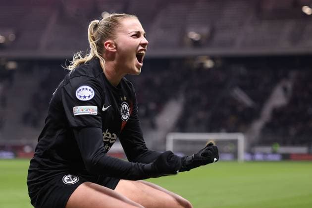 Bilder des Jahres 2023, Sport 11 November Sport Themen der Woche KW47 Sport Bilder des Tages Frankfurt Main Germany 22th November 2023 UEFA Womens Champions League match Grouppe A SGE Eintracht Frankfurt vs FC Barcelona, Barca in the Deutsche Bank Park, Torjubel, Goal celebration, celebrate the goal Laura Freigang (Eintracht Frankfurt) *** Frankfurt Main Germany 22nd November 2023 UEFA Womens Champions League match Grouppe A SGE Eintracht Frankfurt vs FC Barcelona in the Deutsche Bank Park, Torjubel, Goal celebration, celebrate the goal Laura Freigang Eintracht Frankfurt Copyright: JoaquimxFerreira