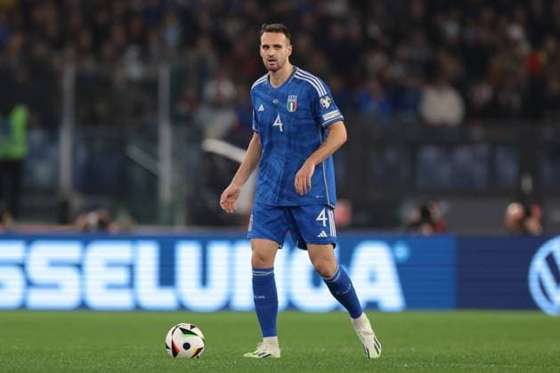 Rome, Italy, 17th November 2023. Federico Gatti of Italy during the UEFA European Championship, EM, Europameisterschaft Qualifying match at Stadio Olimpico, Rome. Picture credit should read: Jonathan Moscrop Sportimage EDITORIAL USE ONLY. No use with unauthorised audio, video, data, fixture lists, club league logos or live services. Online in-match use limited to 120 images, no video emulation. No use in betting, games or single club league player publications. SPI-2729-0170