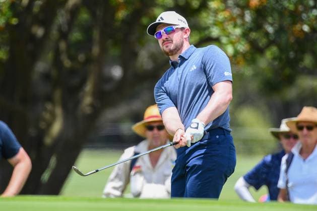GOLF AUSTRALIAN PGA, Golf Herren Connor Syme plays a shot during round 1 of the 2023 Fortinet Australian PGA Championship in Brisbane, Thursday, November 23, 2023. ( NO ARCHIVING, EDITORIAL USE ONLY, NO USE IN BOOKS WITHOUT CONSENT BRISBANE QUEENSLAND AUSTRALIA  Copyright: xJONOxSEARLEx 20231123001868635805