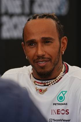23.11.2023, Yas Marina Circuit, Abu Dhabi, Formula 1 Etihad Airways Abu Dhabi Grand Prix 2023 , im Bild Lewis Hamilton (GBR), Mercedes-AMG Petronas F1 Team Abu Dhabi Yas Marina Circuit Vereinigten Arabischen Emirate