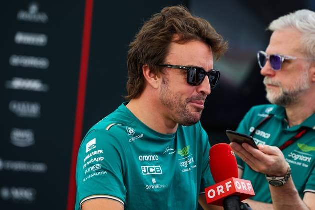 ALONSO Fernando (spa), Aston Martin F1 Team AMR23, portrait during the 2023 Formula 1 Etihad Airways Abu Dhabi Grand Prix, 22th round of the 2023 Formula One World Championship, WM, Weltmeisterschaft from November 24 to 26, 2023 on the Yas Marina Circuit, in Abu Dhabi - F1 - ABU DHABI GRAND PRIX 2023 DPPI Panoramic  00123047_G0OD7814