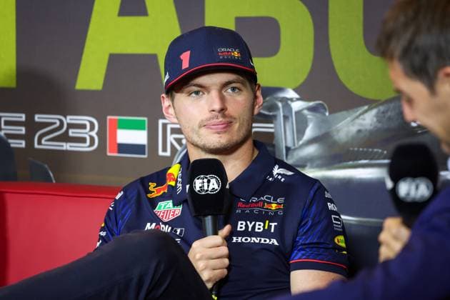 VERSTAPPEN Max (ned), Red Bull Racing RB19, portrait during the 2023 Formula 1 Etihad Airways Abu Dhabi Grand Prix, 22th round of the 2023 Formula One World Championship, WM, Weltmeisterschaft from November 24 to 26, 2023 on the Yas Marina Circuit, in Abu Dhabi - F1 - ABU DHABI GRAND PRIX 2023 DPPI Panoramic  00123047_G0OD7987