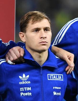 20.11.2023, Leverkusen, Germany, BayArena, Ukraine vs Italy - UEFA EURO, EM, Europameisterschaft,Fussball 2024 European Qualifiers - Group C, Nicolo Barella (Italy) schaut (Foto Ralf Treese) Leverkusen BayArena North Rhine-Westphalia Germany