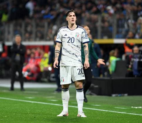 20.11.2023, Leverkusen, Germany, BayArena, Ukraine vs Italy - UEFA EURO, EM, Europameisterschaft,Fussball 2024 European Qualifiers - Group C, Nicolo Zaniolo (Italy) schaut (Foto Ralf Treese) Leverkusen BayArena North Rhine-Westphalia Germany