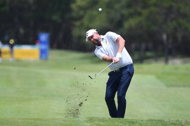 GOLF AUSTRALIAN PGA, Golf Herren Marc Leishman plays a shot during round 2 of the 2023 Australian PGA Championship in Brisbane, Friday, November 24, 2023. ( NO ARCHIVING, EDITORIAL USE ONLY, NO USE IN BOOKS WITHOUT CONSENT BRISBANE QUEENSLAND AUSTRALIA  Copyright: xJONOxSEARLEx 20231124001869028457