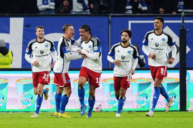 Torjubel Hamburger SV nach Tor zum 1:0 Guilherme Ramos (Hamburger SV, 13) GER, Hamburger SV vs. Eintracht Braunschweig, Fussball, 2. Bundesliga, Spieltag 14, Saison 2023 2024, 24.11.2023 DFL REGULATIONS PROHIBIT ANY USE OF PHOTOGRAPHS AS IMAGE SEQUENCES AND OR QUASI-VIDEO GER, Hamburger SV vs. Eintracht Braunschweig, Fussball, 2. Bundesliga, Spieltag 14, Saison 2023 2024, 24.11.2023 Hamburg