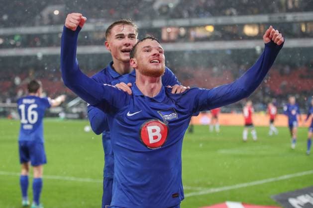 24.11.2023, xtgx, Fussball 2.Bundesliga, Hannover 96 - Hertha BSC Berlin emspor, v.l. Pascal Klemens (Hertha, 41) jubelt nach seinem Tor zum 0:2 (DFL DFB REGULATIONS PROHIBIT ANY USE OF PHOTOGRAPHS as IMAGE SEQUENCES and or QUASI-VIDEO) Hannover