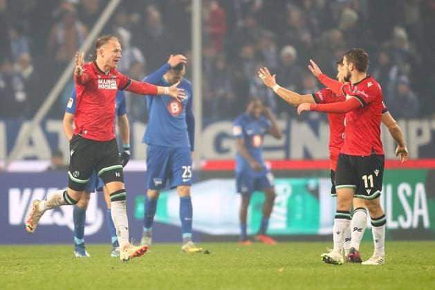 24.11.2023, xtgx, Fussball 2.Bundesliga, Hannover 96 - Hertha BSC Berlin emspor, v.l. Jubel nach dem 1:2 durch Havard Nielsen (Hannover, 1) (DFL DFB REGULATIONS PROHIBIT ANY USE OF PHOTOGRAPHS as IMAGE SEQUENCES and or QUASI-VIDEO) Hannover