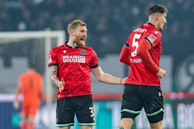 Tor zum 1:2 durch Havard Nielsen (Hannover 96, 16) Andreas Voglsammer (Hannover 96, 32) Phil Yannik Neumann (Hannover 96, 5) Hannover 96 vs. Hertha BSC Berlin, Fussball, 2. Bundesliga, 14. Spieltag, 24.11.2023 DFL REGULATIONS PROHIBIT ANY OUSE OF PHOTOGRAPHS AS IMAGE SEQUENCES AND OR QUASI-VIDEO Hannover 96 vs. Hertha BSC Berlin, Fussball, 2. Bundesliga, 14. Spieltag, 24.11.2023 Hannover