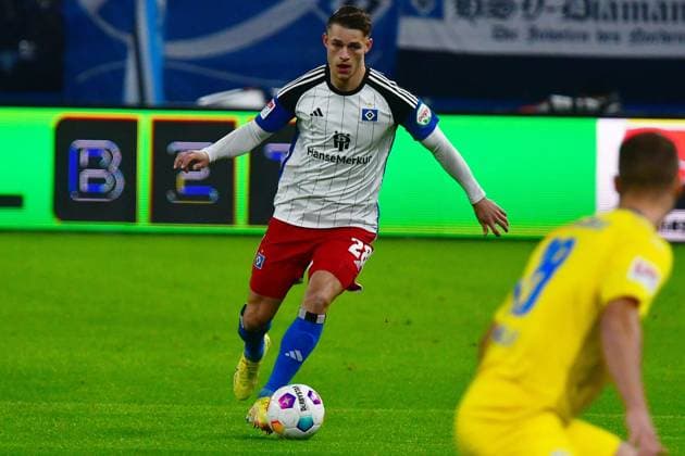 Fußball I Herren I Saison 2023 2024 I 2. Bundesliga I 14. Spieltag I Hamburger SV - Eintracht Braunschweig I 24.11.2023 Miro Muheim (HSV) Hamburg Volksparkstadion Hamburg Deutschland