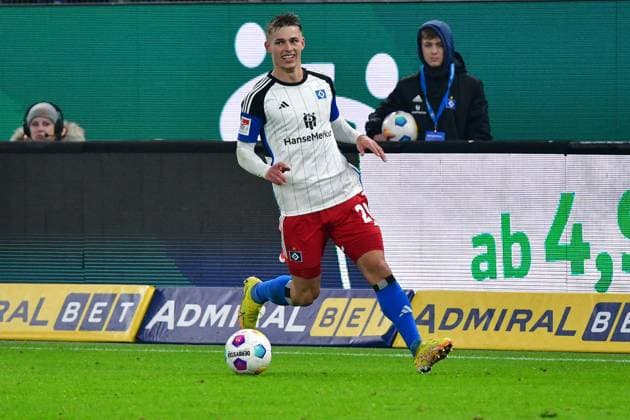 Fußball I Herren I Saison 2023 2024 I 2. Bundesliga I 14. Spieltag I Hamburger SV - Eintracht Braunschweig I 24.11.2023 Miro Muheim (HSV) Hamburg Volksparkstadion Hamburg Deutschland