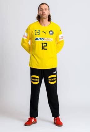 Muenchen, Deutschland 04.November: Handball DHB Frauen - Training Torhueter Silvio Heinevetter (Deutschland) Portrait, ganzkoerper, Bild, einzel, Einzelaufnahme, picture, single, solo, alleine, Muenchen Bayern Deutschland