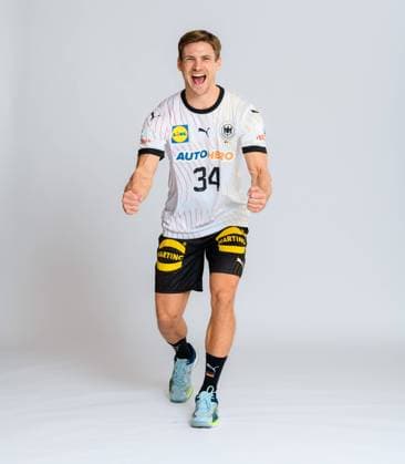 Muenchen, Deutschland 29. Oktober 2023: Handball DHB - Fotoshooting Rune Dahmke (Deutschland) Portrait, ganzkoerper, Bild, einzel, Einzelaufnahme, picture, single, solo, alleine, Muenchen Bayern Deutschland