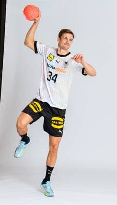 Muenchen, Deutschland 29. Oktober 2023: Handball DHB - Fotoshooting Rune Dahmke (Deutschland) Portrait, ganzkoerper, Bild, einzel, Einzelaufnahme, picture, single, solo, alleine, Muenchen Bayern Deutschland