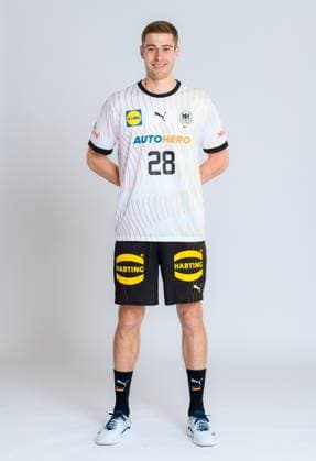 Muenchen, Deutschland 29. Oktober 2023: Handball DHB Maenner - Fotoshooting Tim Nothdurft (Deutschland) Portrait, ganzkoerper, Bild, einzel, Einzelaufnahme, picture, single, solo, alleine, Muenchen Bayern Deutschland