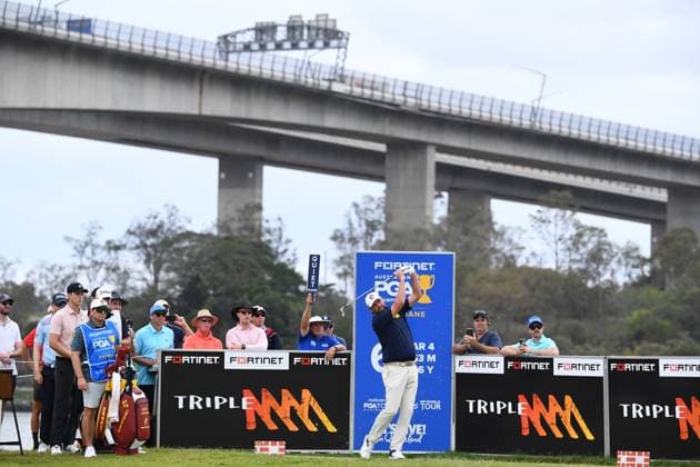 GOLF AUSTRALIAN PGA, Golf Herren Marc Leishman plays a shot during round 3 of the 2023 Australian PGA Championship in Brisbane, Saturday, November 25, 2023. ( NO ARCHIVING, EDITORIAL USE ONLY, NO USE IN BOOKS WITHOUT CONSENT BRISBANE QUEENSLAND AUSTRALIA  Copyright: xJONOxSEARLEx 20231125001869446218