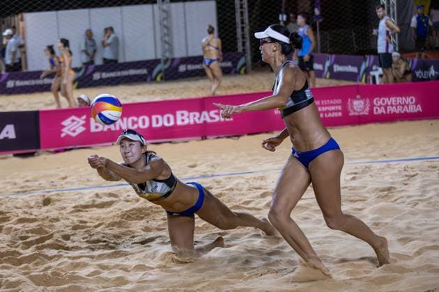 (231125) -- JOAO PESSOA, Nov. 25, 2023 -- Xue Chen Xia Xinyi (L) compete during the women s Group D match between Xue Chen Xia Xinyi of China and Lezana Placette Alexia Richard of France at the World Beach volleyball, Beachvolleyball Pro Tour 2023 in Joao Pessoa, Brazil, Nov. 24, 2023. ) (SP)BRAZIL-JOAO PESSOA-BEACH VOLLEYBALL-WORLD PRO TOUR WangxTiancong 