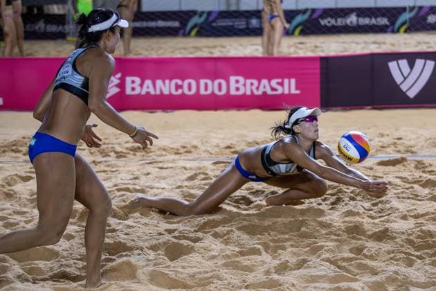 (231125) -- JOAO PESSOA, Nov. 25, 2023 -- Xue Chen Xia Xinyi (L) compete during the women s Group D match between Xue Chen Xia Xinyi of China and Lezana Placette Alexia Richard of France at the World Beach volleyball, Beachvolleyball Pro Tour 2023 in Joao Pessoa, Brazil, Nov. 24, 2023. ) (SP)BRAZIL-JOAO PESSOA-BEACH VOLLEYBALL-WORLD PRO TOUR WangxTiancong 