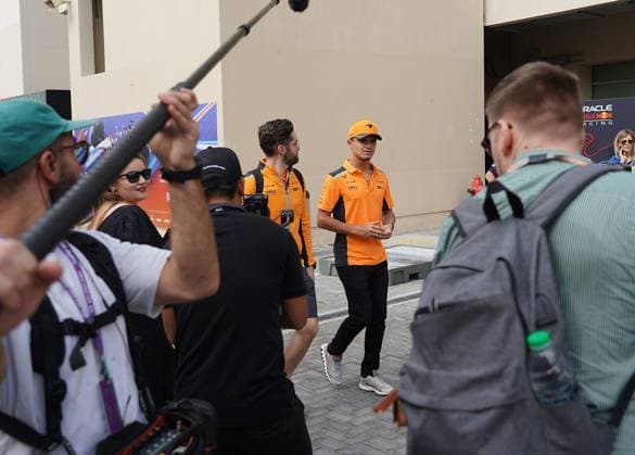 25.11.2023, Yas Marina Circuit, Abu Dhabi, Formula 1 Etihad Airways Abu Dhabi Grand Prix 2023 , im Bild Lando Norris (GBR), McLaren F1 Team Abu Dhabi Yas Marina Circuit Vereinigten Arabischen Emirate