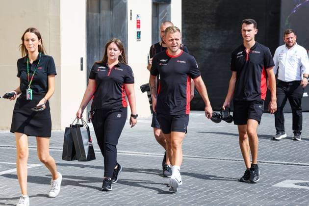 MAGNUSSEN Kevin (den), Haas F1 Team VF-23 Ferrari, portrait during the 2023 Formula 1 Etihad Airways Abu Dhabi Grand Prix, 22th round of the 2023 Formula One World Championship, WM, Weltmeisterschaft from November 24 to 26, 2023 on the Yas Marina Circuit, in Abu Dhabi - F1 - ABU DHABI GRAND PRIX 2023 DPPI Panoramic  00123047_G0OD2112