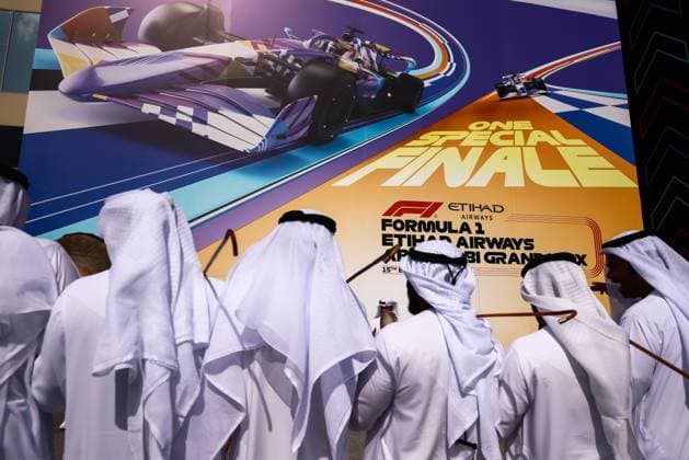 November 25, 2023, Abu Dhabi, United Arab Emirates: Local people performing music are seen ahead of Practice 3 of Formula 1 Abu Dhabi Grand Prix at Yas Marina Circuit on November 25, 2023 in Abu Dhabi, United Arab Emirates. Abu Dhabi United Arab Emirates - ZUMAz156 0367761227st Copyright: xBeataxZawrzelx
