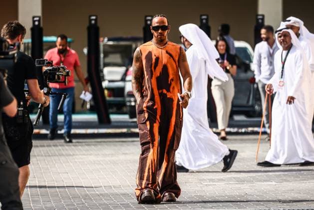 November 25, 2023, Abu Dhabi, United Arab Emirates: Lewis Hamilton of Mercedes is seen in a paddock ahead of Practice 3 of Formula 1 Abu Dhabi Grand Prix at Yas Marina Circuit on November 25, 2023 in Abu Dhabi, United Arab Emirates. Abu Dhabi United Arab Emirates - ZUMAz156 0367761261st Copyright: xBeataxZawrzelx