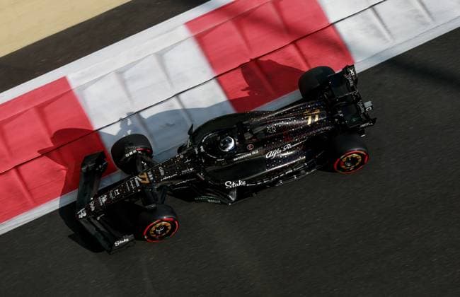 77 Valtteri Bottas (FIN, Alfa Romeo F1 Team Stake), F1 Grand Prix of Abu Dhabi at Yas Marina Circuit on November 25, 2023 in Abu Dhabi, United Arab Emirates. (Photo by HOCH ZWEI) Abu Dhabi United Arab Emirates