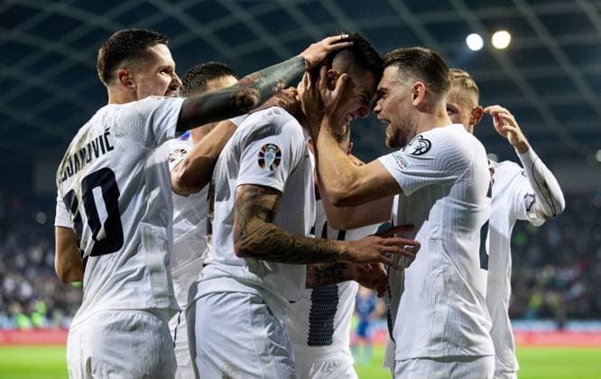20.11.2023, SRC Stozice, Ljubljana, SLO, UEFA EM Qualifikation, Slowenien vs Kasachstan, Gruppe H, im Bild Benjamin Sesko of Slovenia, Timi Max Elsnik of Slovenia celebrate after scoring penalty shot during the UEFA European Championship, EM, Europameisterschaft qualification, group H match between Slovenia and Kazakhstan at the SRC Stozice in Ljubljana, Slovenia on 2023 11 20. Expa