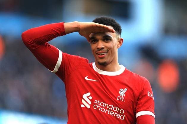 Sport Bilder des Tages Manchester City v Liverpool FC 25th November 2023 - Premier League - Manchester City v Liverpool - Trent Alexander-Arnold of Liverpool celebrates after scoring an equalising goal - Photo: Simon Stacpoole Offside. Manchester UK Copyright: xSimonxStacpoolexOffside