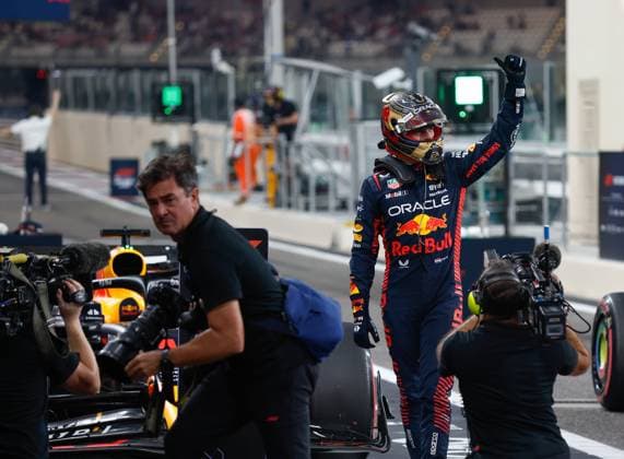 1 Max Verstappen (NLD, Oracle Red Bull Racing), F1 Grand Prix of Abu Dhabi at Yas Marina Circuit on November 25, 2023 in Abu Dhabi, United Arab Emirates. (Photo by HOCH ZWEI) Abu Dhabi United Arab Emirates