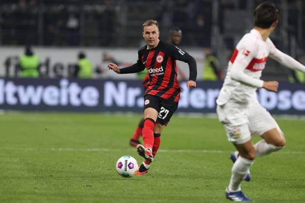 2023.11.25 FB 1.BL Eintracht Frankfurt - VFB Stuttgart v.l., Mario Götze (Eintracht Frankfurt) (DFL REGULATIONS PROHIBIT ANY USE OF PHOTOGRAPHS AS IMAGE SEQUENCES AND OR QUASI-VIDEO) Copyright: JoaquimxFerreira