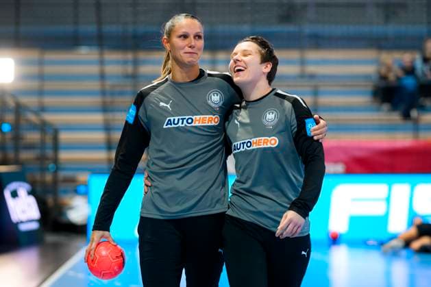 Handball, Frauen: EM Qualifikation Deutschland vs. Ukraine Xenia Smits (Deutschland), Alina Grijseels (Deutschland) Wetzlar Buderus Arena Deutschland