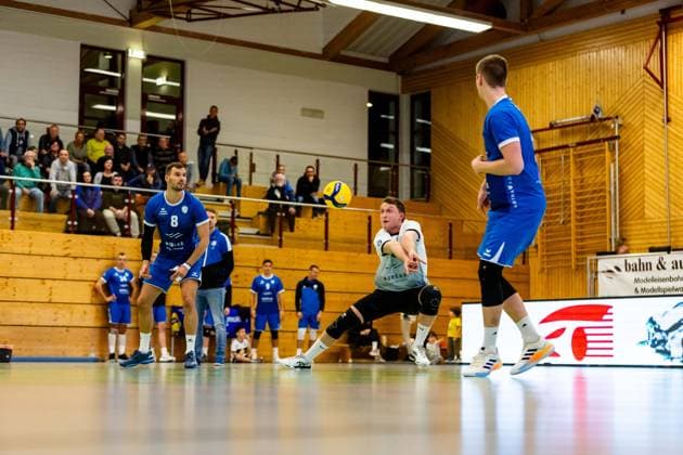 25.11.2023, GER, 2.BL Maenner Sued, Volleyball,Saison 2023 2024, Blue Volleys Gotha vs TV Buehl Stueckrad, Max (Blue Volleys Gotha) 99867 Gotha Ernestiner-Halle Thüringen Deutschland