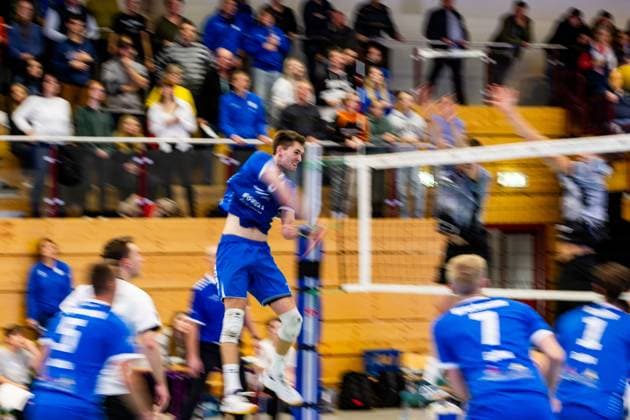 25.11.2023, GER, 2.BL Maenner Sued, Volleyball,Saison 2023 2024, Blue Volleys Gotha vs TV Buehl Erik Niederluecke (Blue Volleys Gotha) 99867 Gotha Ernestiner-Halle Thüringen Deutschland
