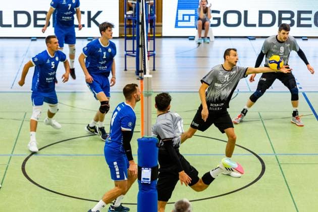 25.11.2023, GER, 2.BL Maenner Sued, Volleyball,Saison 2023 2024, Blue Volleys Gotha vs TV Buehl Baeuerle, Pascal (TV Buehl) 99867 Gotha Ernestiner-Halle Thüringen Deutschland