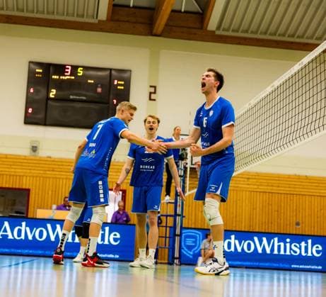 25.11.2023, GER, 2.BL Maenner Sued, Volleyball,Saison 2023 2024, Blue Volleys Gotha vs TV Buehl Erik Niederluecke (Blue Volleys Gotha) Krochmann, Hannes (Blue Volleys Gotha) Harrison Paul McBean (Blue Volleys Gotha) 99867 Gotha Ernestiner-Halle Thüringen Deutschland
