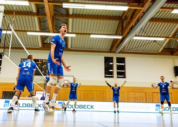 25.11.2023, GER, 2.BL Maenner Sued, Volleyball,Saison 2023 2024, Blue Volleys Gotha vs TV Buehl Erik Niederluecke (Blue Volleys Gotha) 99867 Gotha Ernestiner-Halle Thüringen Deutschland