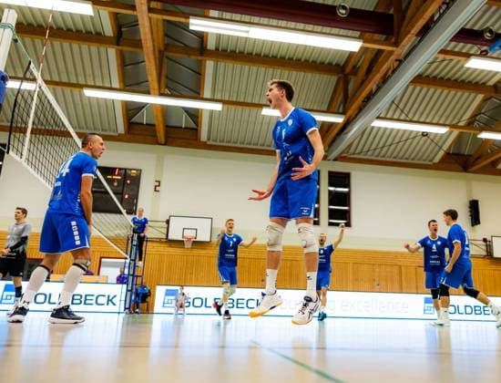 25.11.2023, GER, 2.BL Maenner Sued, Volleyball,Saison 2023 2024, Blue Volleys Gotha vs TV Buehl Erik Niederluecke (Blue Volleys Gotha) 99867 Gotha Ernestiner-Halle Thüringen Deutschland